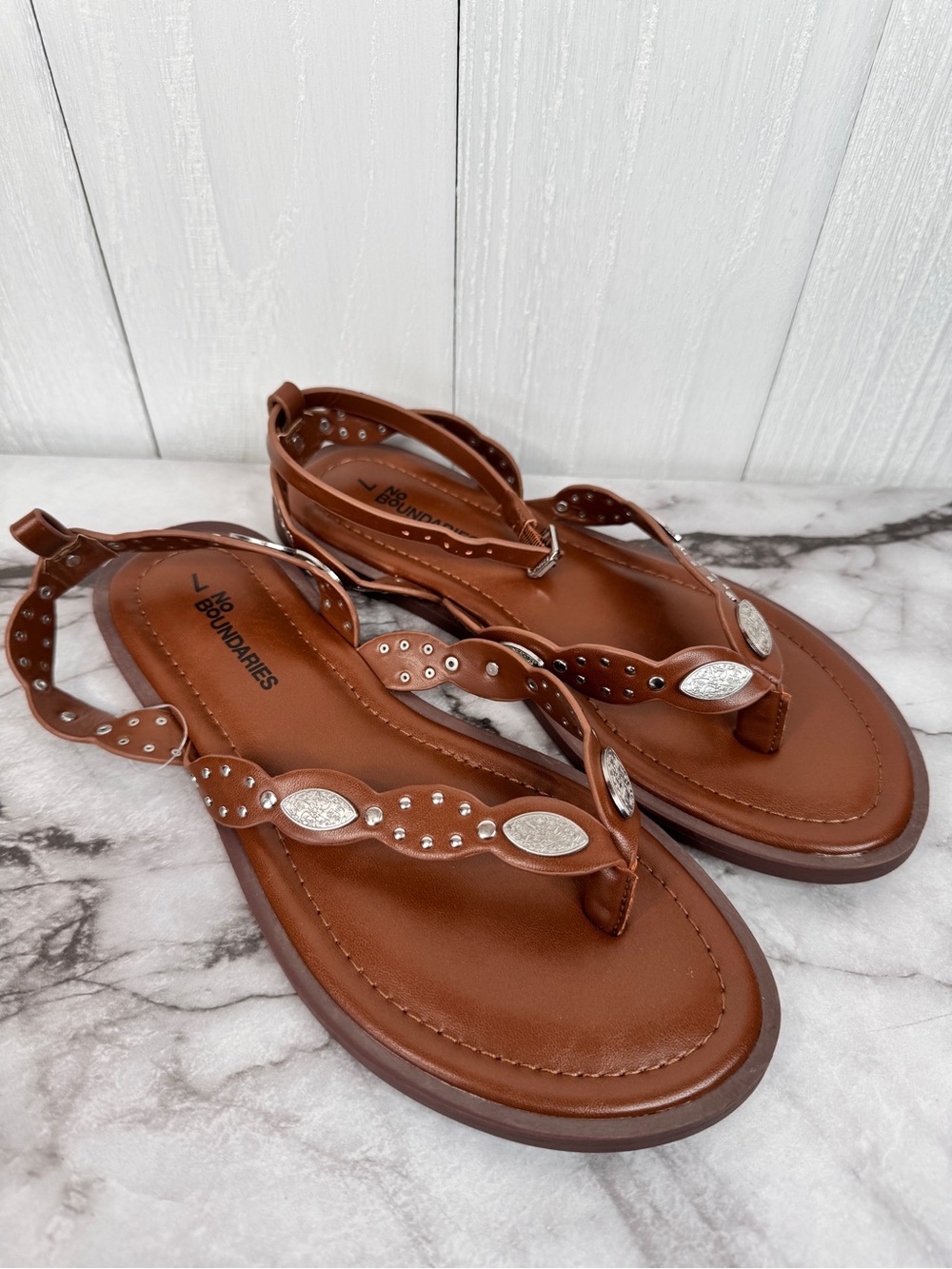 No Boundaries Brown Faux Leather Studded Sandals Women's Slip On Flat Sandals 7
